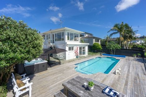 Photo of property in 14 Tarahanga Street, Northcote, Auckland, 0627