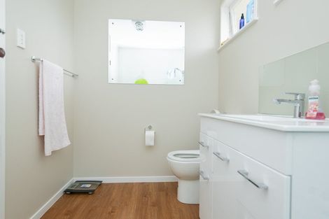 Photo of property in 15 Egmont Place, Westbrook, Palmerston North, 4412