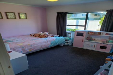 Photo of property in 45 Gatman Street, Birkdale, Auckland, 0626
