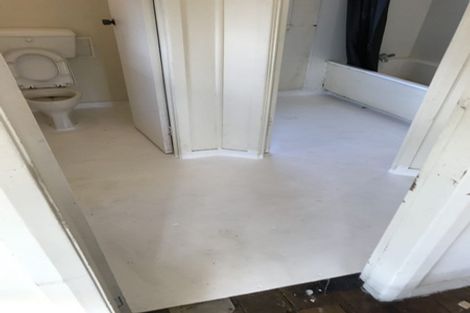 Photo of property in 16 Egmont Street, Castlecliff, Whanganui, 4501