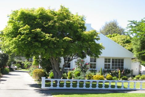 Photo of property in 26 Oakfield Street, Burnside, Christchurch, 8053