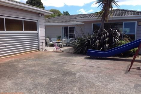 Photo of property in 12 Malmo Place, Massey, Auckland, 0614