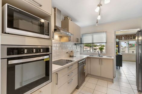 Photo of property in 26 Brentford Place, Manurewa, Auckland, 2102