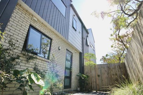 Photo of property in 6/11 Karamu Street, Te Atatu Peninsula, Auckland, 0610