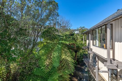 Photo of property in 16 Omar Street, Khandallah, Wellington, 6035