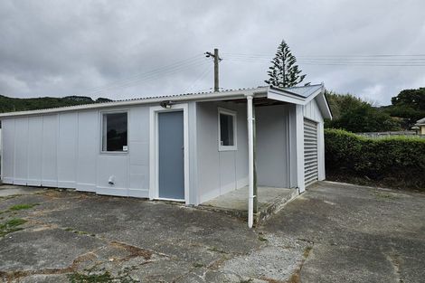 Photo of property in 33 Awarua Street, Elsdon, Porirua, 5022