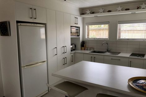 Photo of property in 24 Waller Avenue, Bucklands Beach, Auckland, 2012