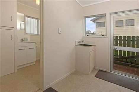 Photo of property in 2/317 Triangle Road, Massey, Auckland, 0614