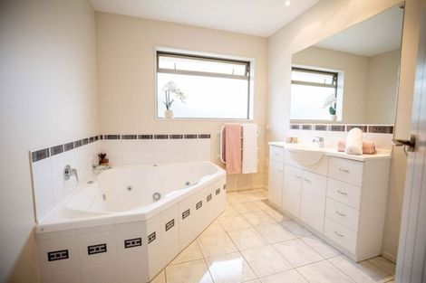 Photo of property in 37 Stallion Avenue, Halswell, Christchurch, 8025