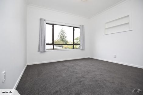 Photo of property in 2 Chalfont Street, Mangere East, Auckland, 2024