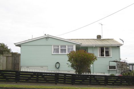 Photo of property in 3 Clerke Place, Marfell, New Plymouth, 4310