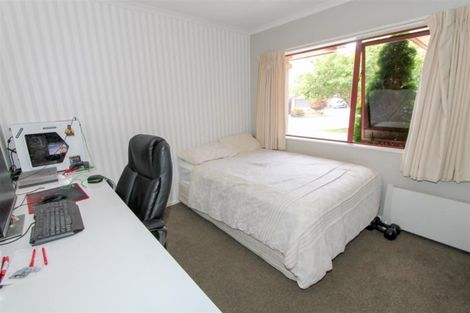 Photo of property in 17 Frame Place, Owhata, Rotorua, 3010