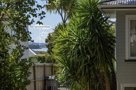 Photo of property in 25 Taipari Road, Te Atatu Peninsula, Auckland, 0610