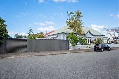 Photo of property in 39 Nelson Crescent, Napier South, Napier, 4110
