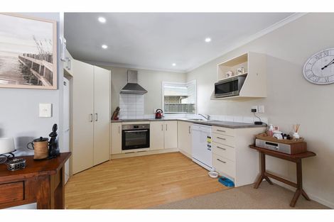 Photo of property in 56/64 Kawaha Point Road, Kawaha Point, Rotorua, 3010