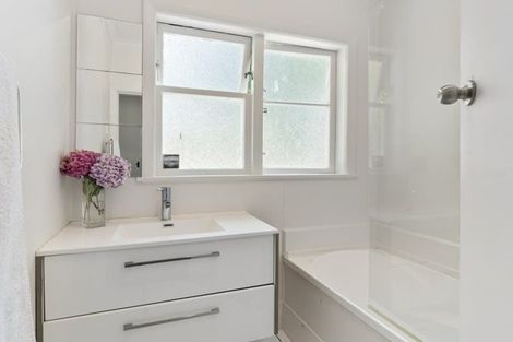 Photo of property in 1 Goldsborough Avenue, Raumati Beach, Paraparaumu, 5032