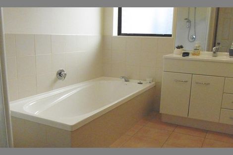 Photo of property in 4 Menen Place, Manurewa, Auckland, 2105