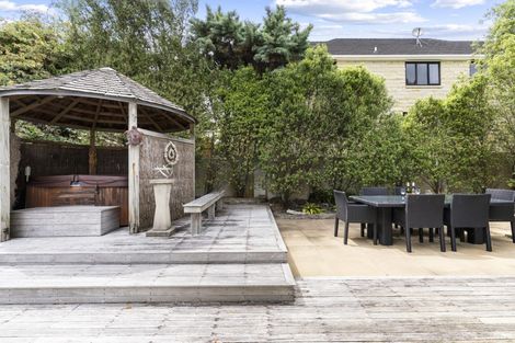 Photo of property in 29 Bronte Place, Somerville, Auckland, 2014