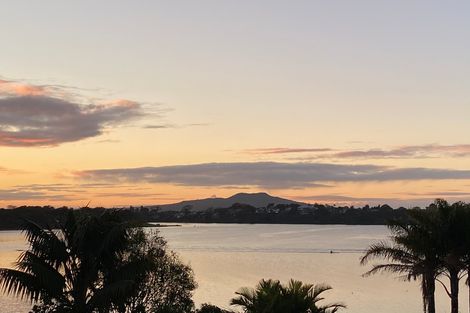 Photo of property in 84 Shakespeare Road, Milford, Auckland, 0620