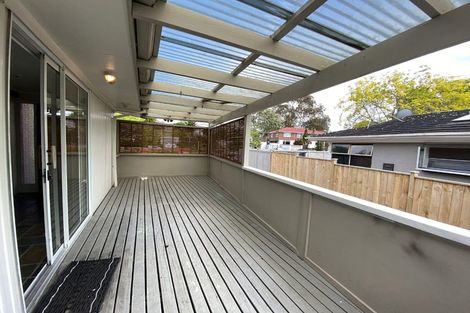 Photo of property in 24 Mirrabooka Avenue, Botany Downs, Auckland, 2010