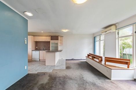 Photo of property in 2/16 Ramillies Place, Glenfield, Auckland, 0629