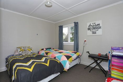 Photo of property in 18 Robert Street, Marton, 4710