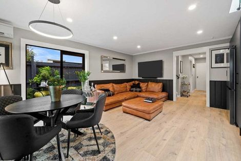 Photo of property in 2/19 Kilmarnock Street, Riccarton, Christchurch, 8011