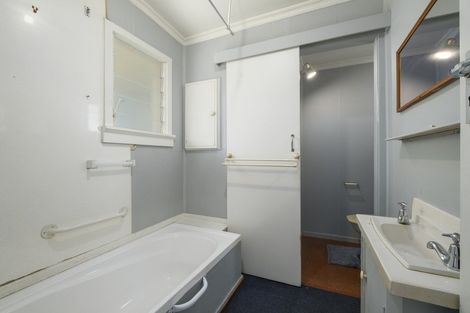 Photo of property in 19 Dunstan Street, Clyde, 9330