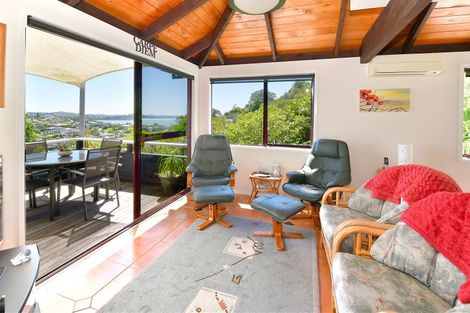 Photo of property in 71 Roberts Road, Matakatia, Whangaparaoa, 0930