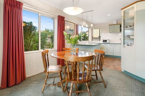 Photo of property in 16 Mcleod Place, Papamoa Beach, Papamoa, 3118