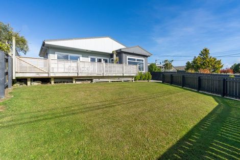 Photo of property in 73 Kawiu Road, Levin, 5510