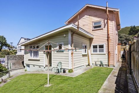 Photo of property in 62 Happy Valley Road, Owhiro Bay, Wellington, 6023