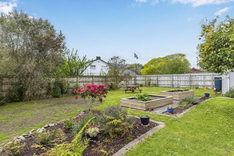 Photo of property in 287 Te Moana Road, Waikanae, 5036