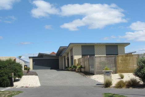 Photo of property in 35 Bottle Lake Drive, Parklands, Christchurch, 8083