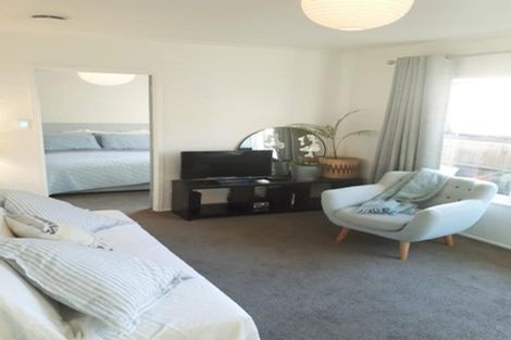 Photo of property in 2/328 Lake Road, Hauraki, Auckland, 0622