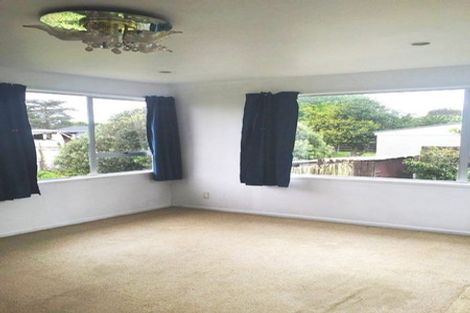 Photo of property in 402 Roscommon Road, Clendon Park, Auckland, 2103