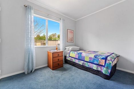 Photo of property in 2/20 Denver Avenue, Sunnyvale, Auckland, 0612