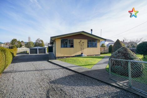 Photo of property in 15 Queen Street, Otautau, 9610