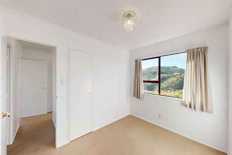 Photo of property in 41a Sunhaven Drive, Newlands, Wellington, 6037