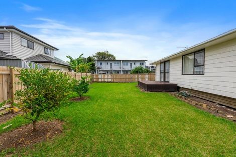 Photo of property in 2/295 Massey Road, Mangere East, Auckland, 2024