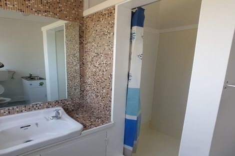 Photo of property in 3/40a West Coast Road, Glen Eden, Auckland, 0602