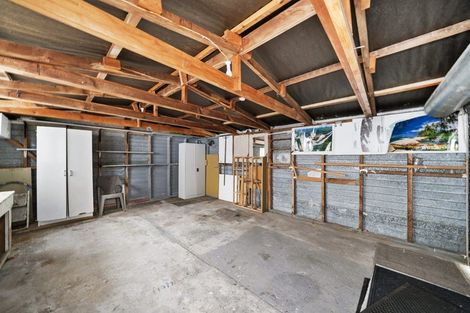 Photo of property in 44 Longburn Road, Henderson, Auckland, 0610