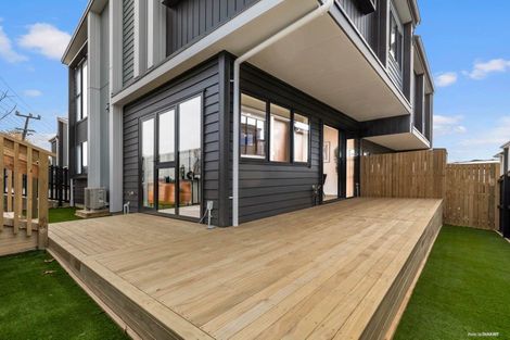 Photo of property in 2/145 Carlisle Road, Northcross, Auckland, 0632