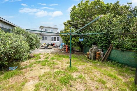 Photo of property in 34 Bassett Road, Johnsonville, Wellington, 6037