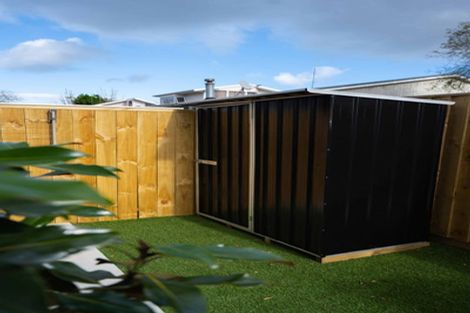 Photo of property in 1/24 Yeovil Road, Te Atatu Peninsula, Auckland, 0610