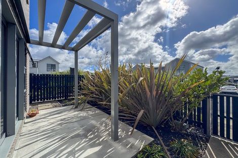 Photo of property in 8 Tarakoi Road, Hobsonville, Auckland, 0616