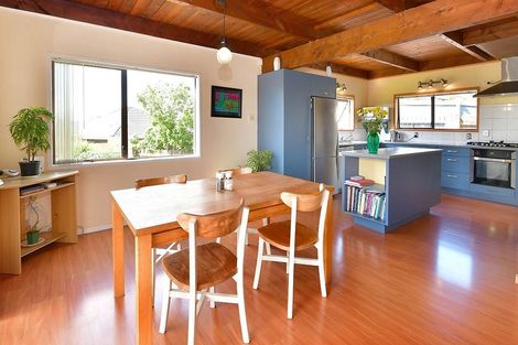 Photo of property in 58 Albatross Road, Red Beach, 0932