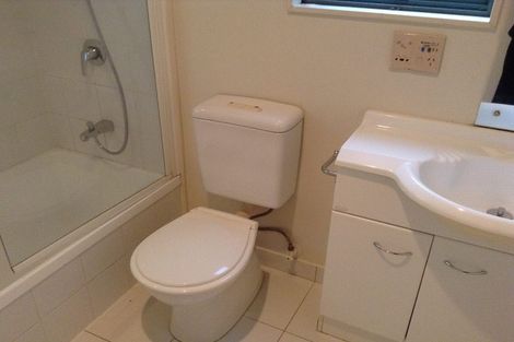 Photo of property in 12 Vitex Lane, Henderson, Auckland, 0612