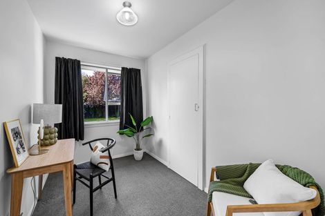 Photo of property in 64 Farquhars Road, Redwood, Christchurch, 8051