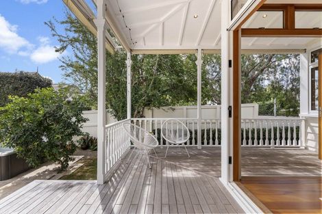 Photo of property in 32 Clarence Road, Northcote Point, Auckland, 0627